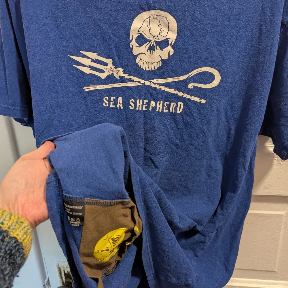 Sea Shepherd Blue Skull And Crossbones T-Shirt
